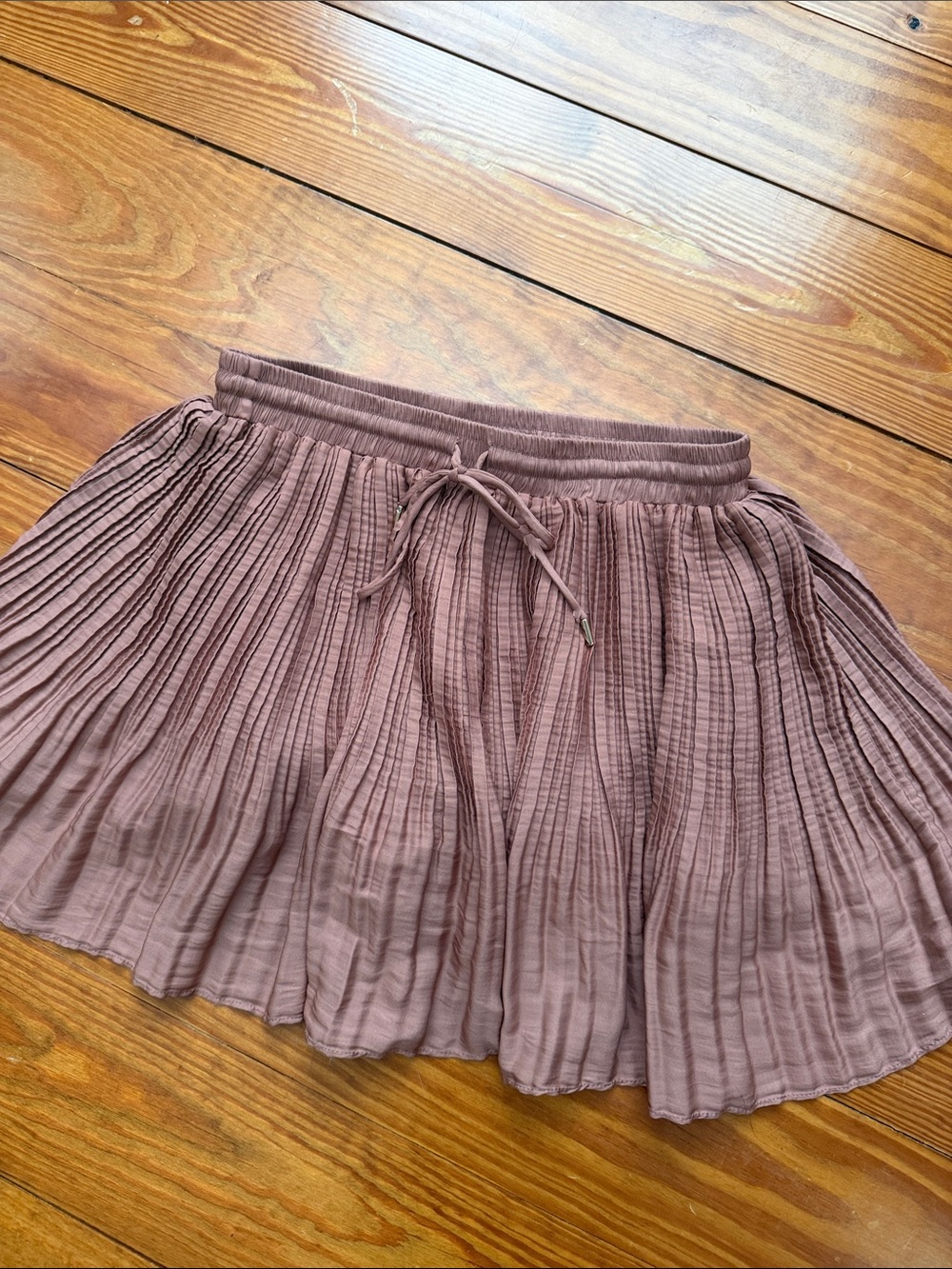 Mustard Seed Pleated Drawstring Skort in Mauve